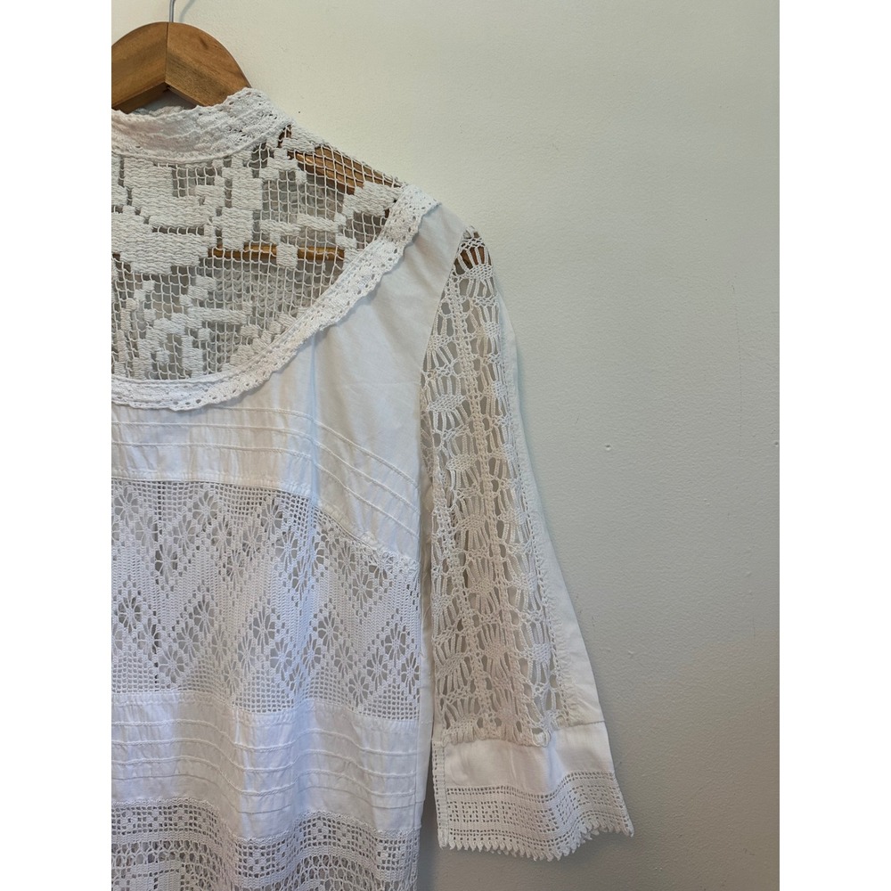Place Nationale Cotton Lace Mock Button Back Blouse in White | Size 3 (Medium) - Picture 2 of 8